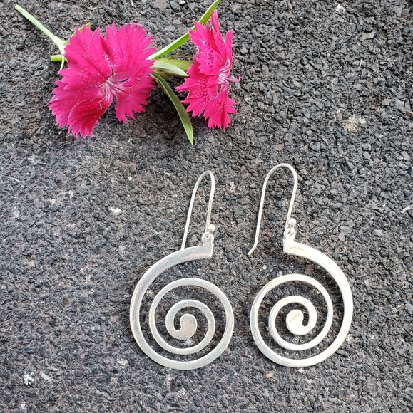 Jewelry - Sterling Silver .925 earrings 🌟